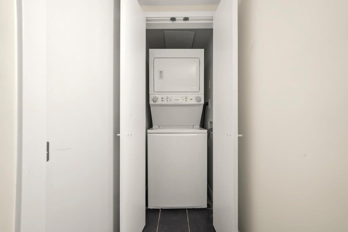 Dazzling Condo By Stadium Downtown With Free Parking Vancouver Dış mekan fotoğraf