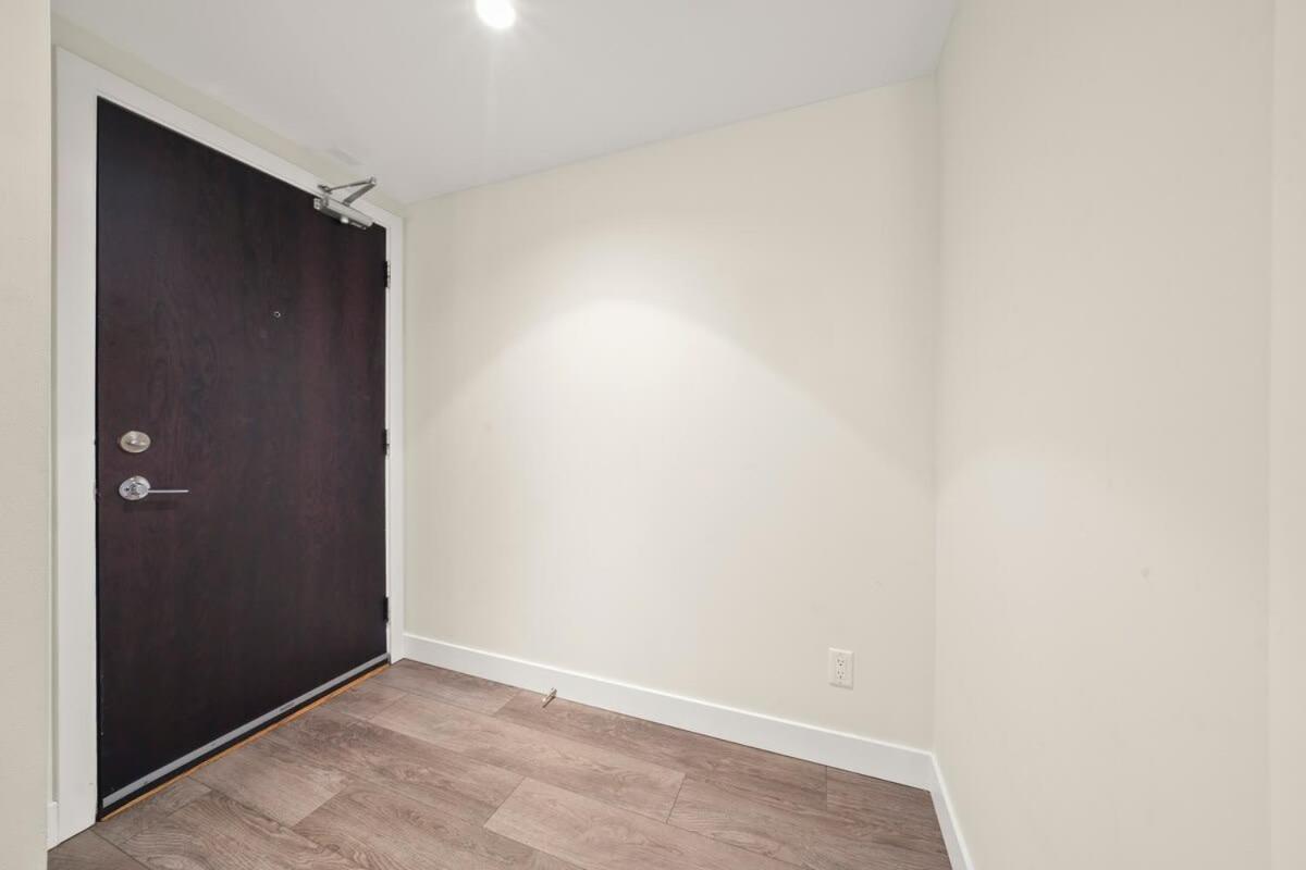 Dazzling Condo By Stadium Downtown With Free Parking Vancouver Dış mekan fotoğraf