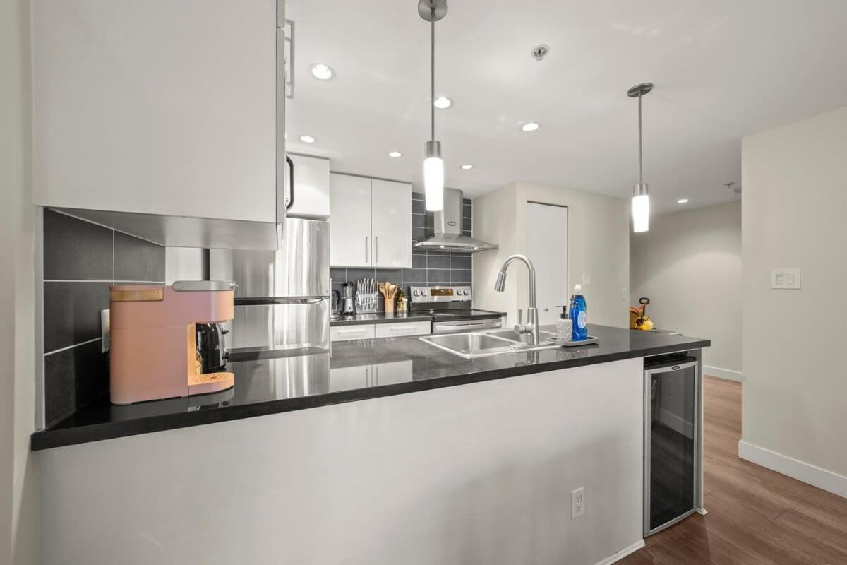 Dazzling Condo By Stadium Downtown With Free Parking Vancouver Dış mekan fotoğraf