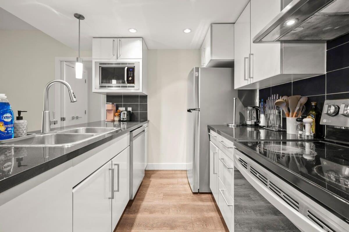 Dazzling Condo By Stadium Downtown With Free Parking Vancouver Dış mekan fotoğraf