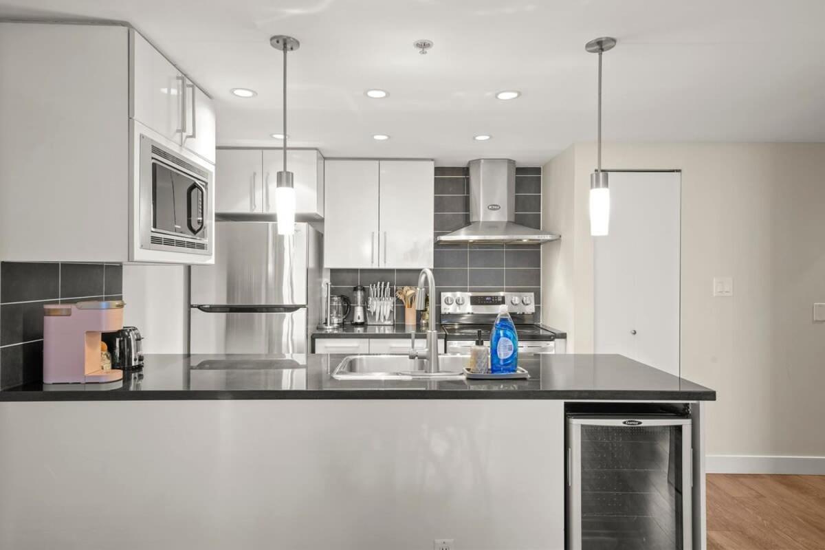Dazzling Condo By Stadium Downtown With Free Parking Vancouver Dış mekan fotoğraf