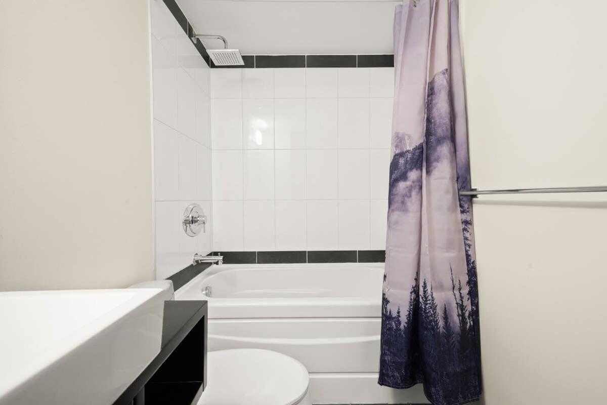 Dazzling Condo By Stadium Downtown With Free Parking Vancouver Dış mekan fotoğraf